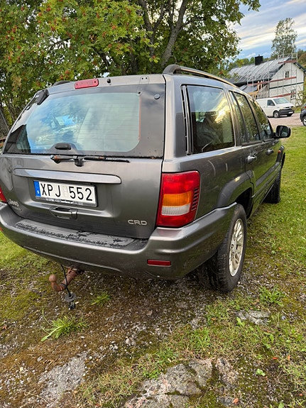 Jeep Grand Cherokee 3 of 6