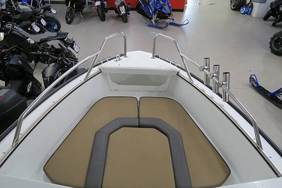 Silver Hawk med Mercury F100 och Fogelsta 30-trailer 6 of 12