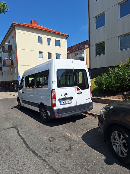 Nissan NV400 6 of 6