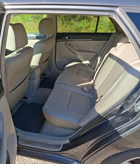 Toyota Avensis 3 of 7
