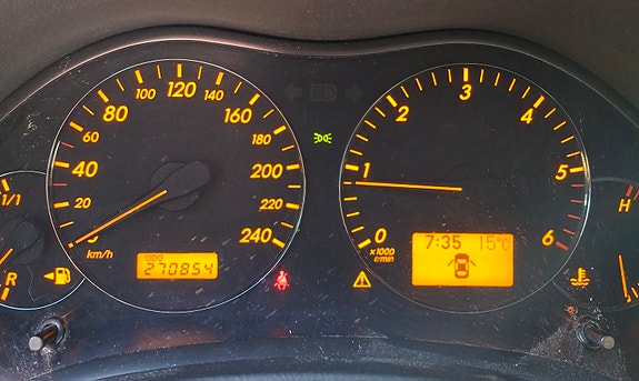 Toyota Avensis 7 of 7