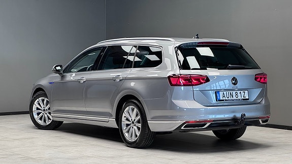 Volkswagen Passat 16 of 20