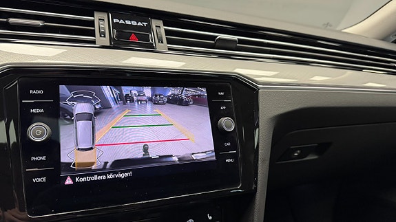 Volkswagen Passat 11 of 20