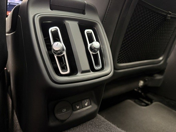 Polestar 2 11 of 12