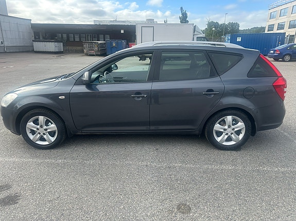 Kia Ceed 2 of 11
