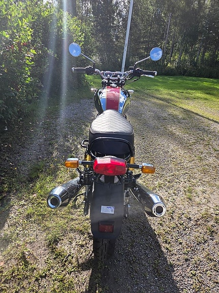 Royal Enfield Interceptor 650 Mark Two 16 of 19