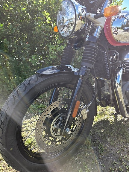 Royal Enfield Interceptor 650 Mark Two 14 of 19