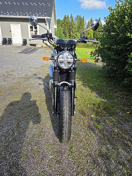 Royal Enfield Interceptor 650 Mark Two 9 of 19