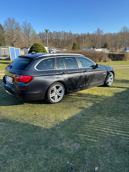 BMW 520d 4 of 16