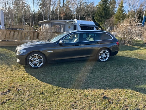 BMW 520d 2 of 16