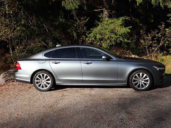 Volvo S90 2 of 9