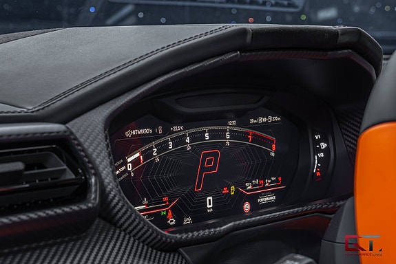 Lamborghini Urus 17 of 27