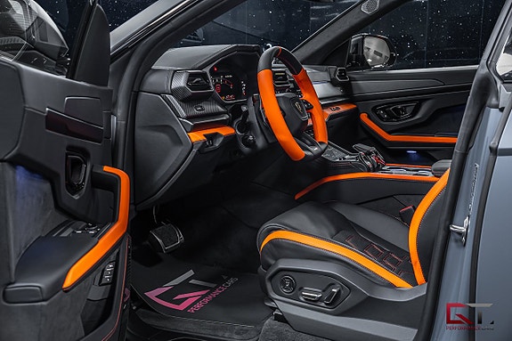 Lamborghini Urus 14 of 27