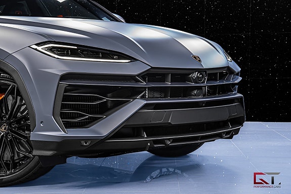Lamborghini Urus 4 of 27