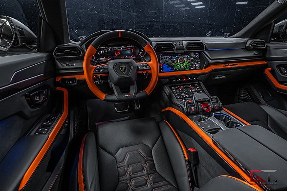 Lamborghini Urus 15 of 27