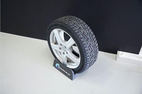 Toyota Auris 12 of 12