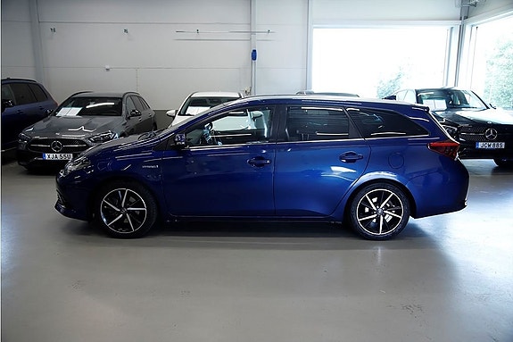 Toyota Auris 3 of 12