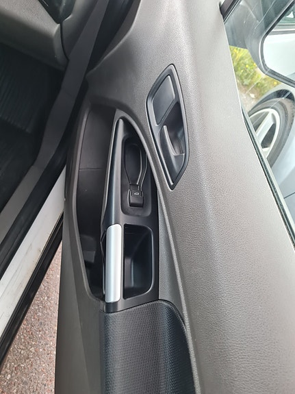 Ford Transit Connect 6 of 8
