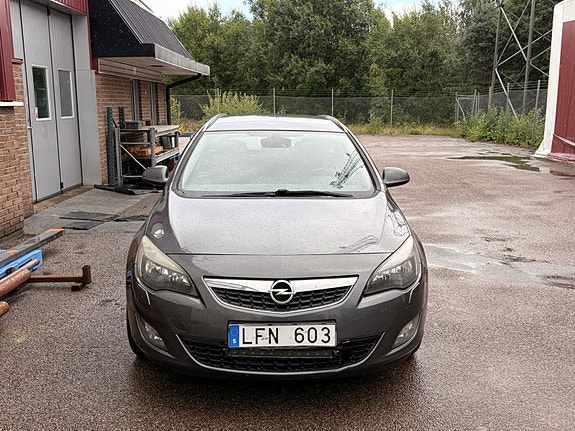 Opel Astra 2 of 7