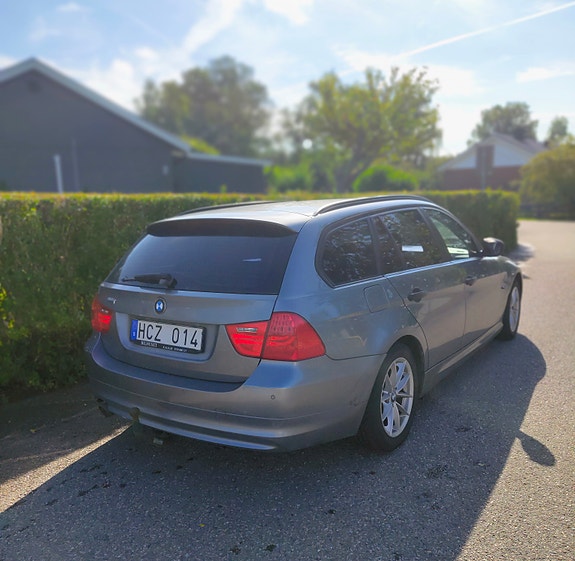 BMW 320d 2 of 3