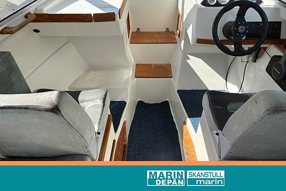 Yamarin 5940 med Suzuki 140 hk 4 of 9