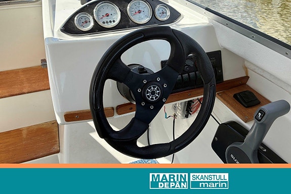 Yamarin 5940 med Suzuki 140 hk 6 of 9