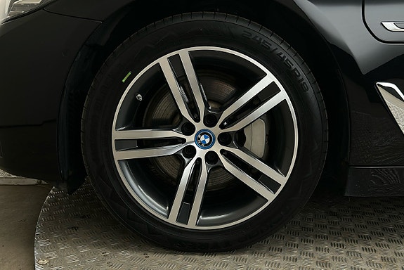 BMW 530e 12 of 28
