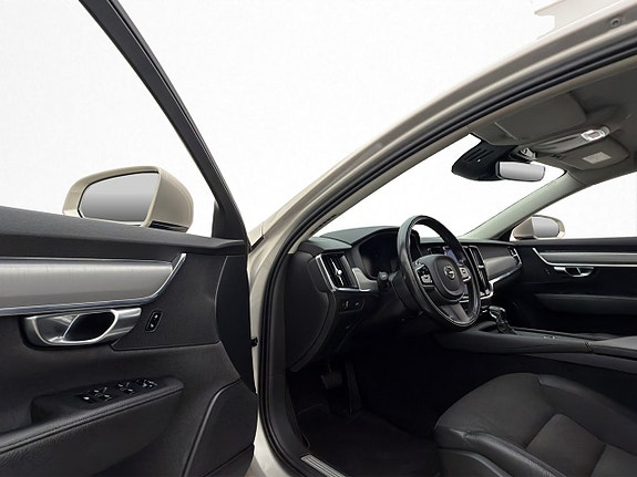 Volvo S90 10 of 30