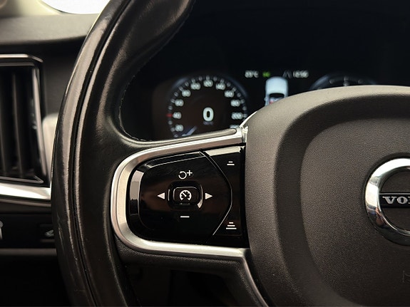 Volvo S90 15 of 30
