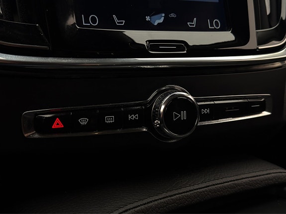 Volvo S90 26 of 30
