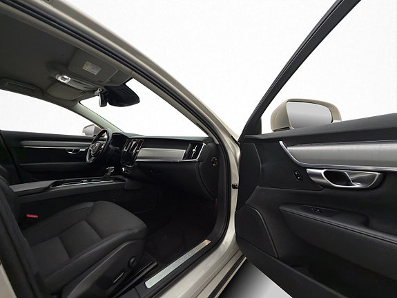 Volvo S90 28 of 30