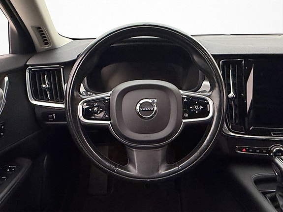 Volvo S90 16 of 30