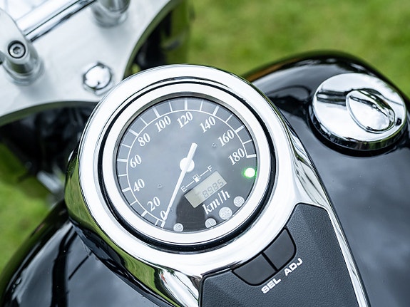 Suzuki VL800 Bobber 9 of 13