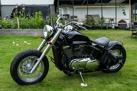 Suzuki VL800 Bobber 3 of 13