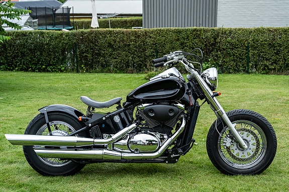 Suzuki VL800 Bobber 5 of 13