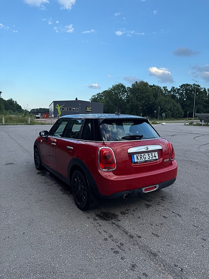 MINI Cooper 5 of 7