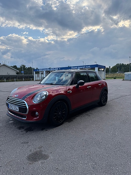 MINI Cooper 2 of 7