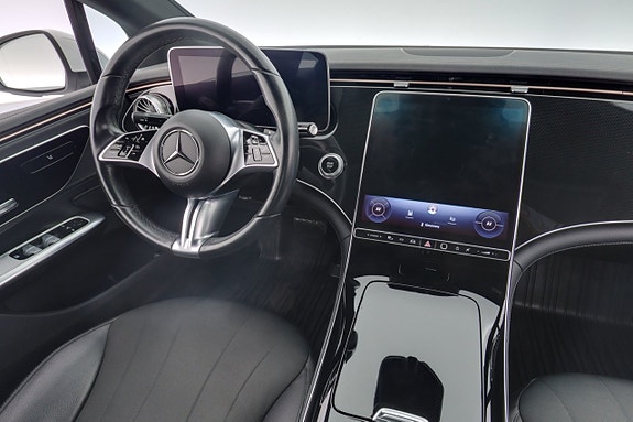 Mercedes-Benz EQE300 15 of 30