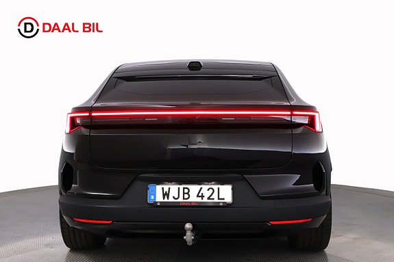 Polestar 4 7 of 30