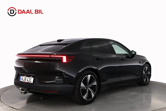 Polestar 4 6 of 30