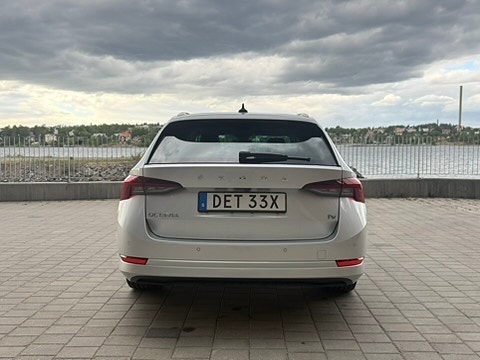 Skoda Octavia 5 of 15