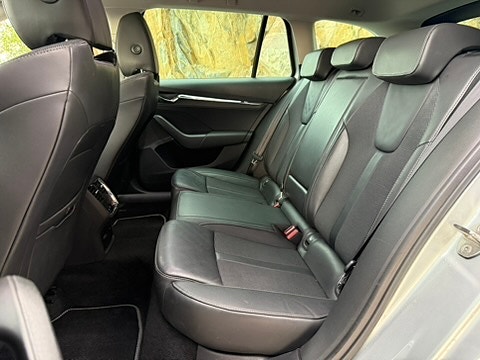 Skoda Octavia 10 of 15