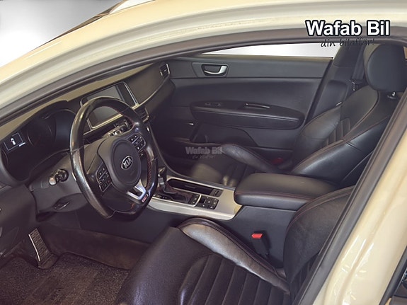Kia Optima 8 of 20