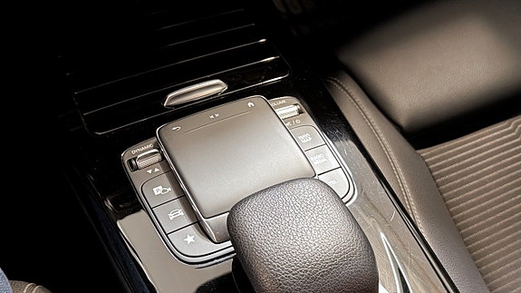 Mercedes-Benz CLA250 e 18 of 23
