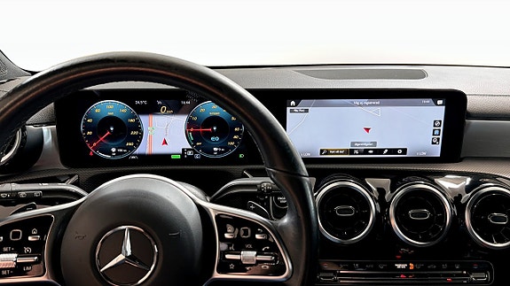 Mercedes-Benz CLA250 e 16 of 23