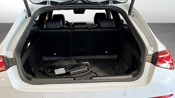 Mercedes-Benz CLA250 e 10 of 23