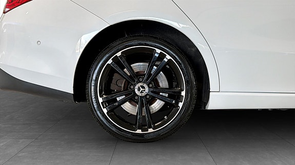 Mercedes-Benz CLA250 e 9 of 23