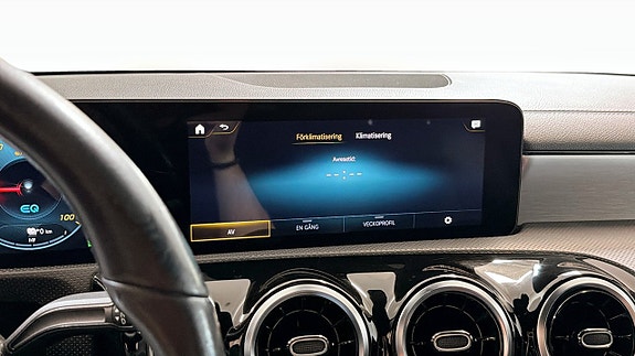 Mercedes-Benz CLA250 e 19 of 23