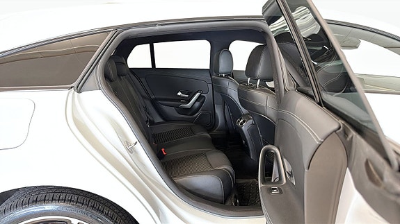 Mercedes-Benz CLA250 e 5 of 23