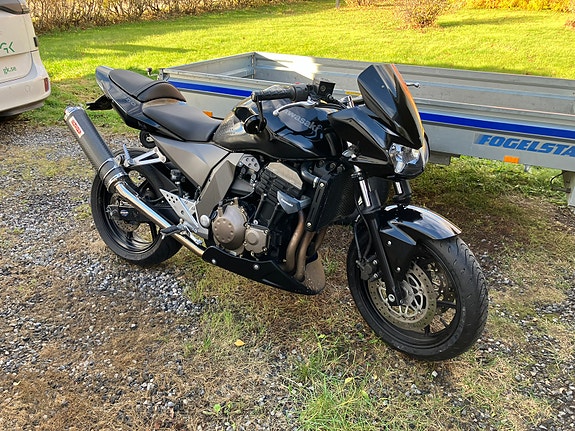 Kawasaki Z750 2 of 4